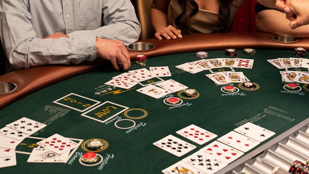 Khám phá các biến thể của Poker trên cổng game